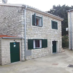 Apartment Leo, Split